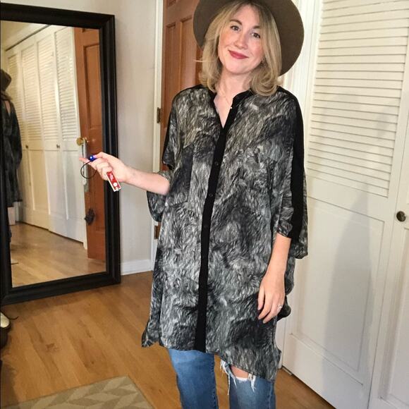 Anthropologie Corey Lynn Calter Black and Grey Caftan - Picture 2 of 9